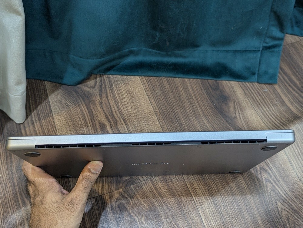 MacBook Pro M1 32+512 GB 16" - 7