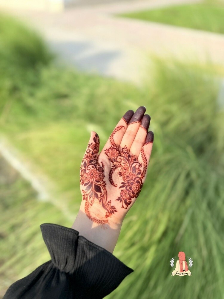 Henna Artist - 2