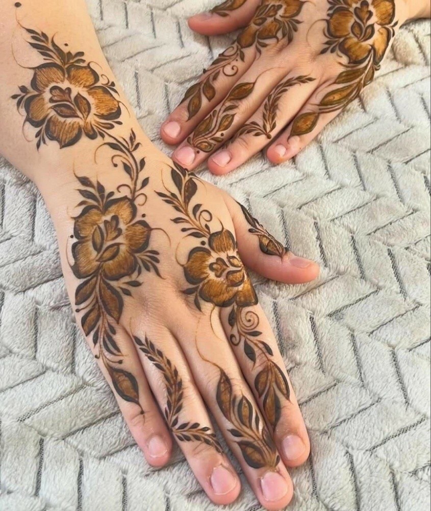 Henna Artist - 6