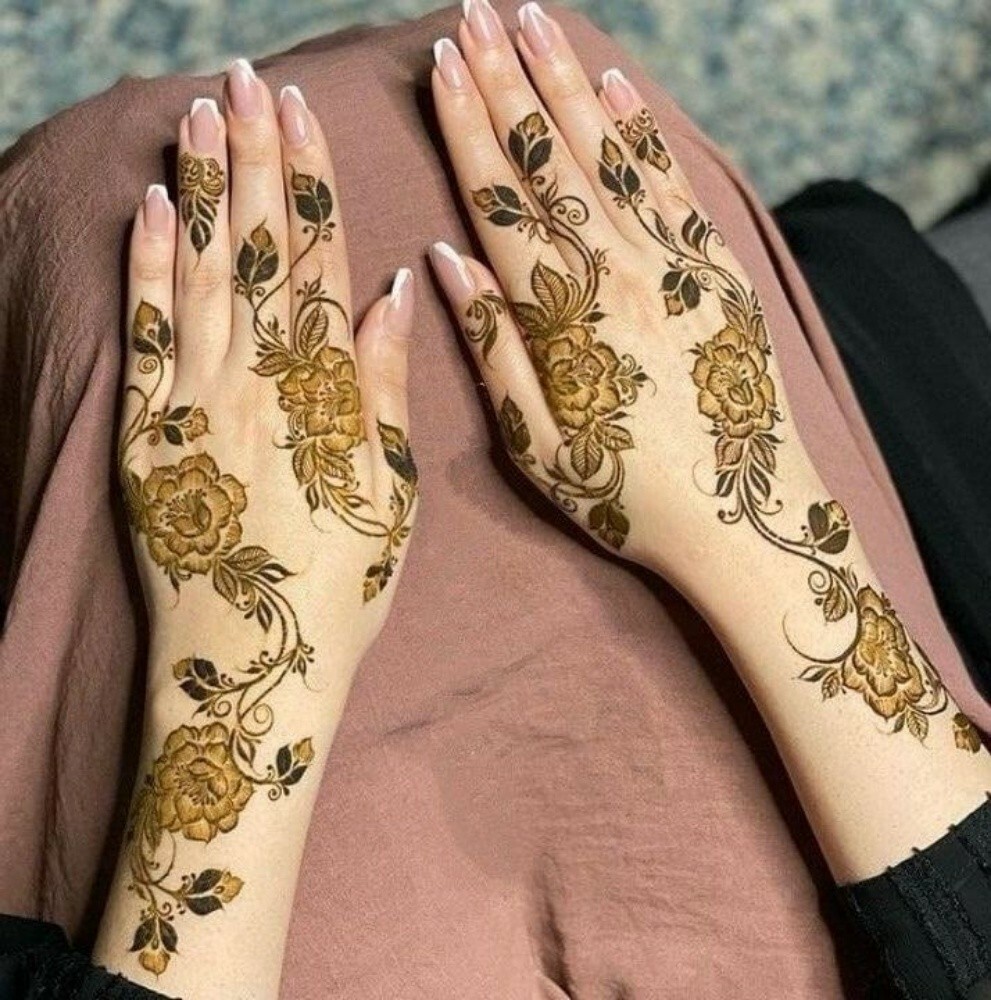 Henna Artist - 3