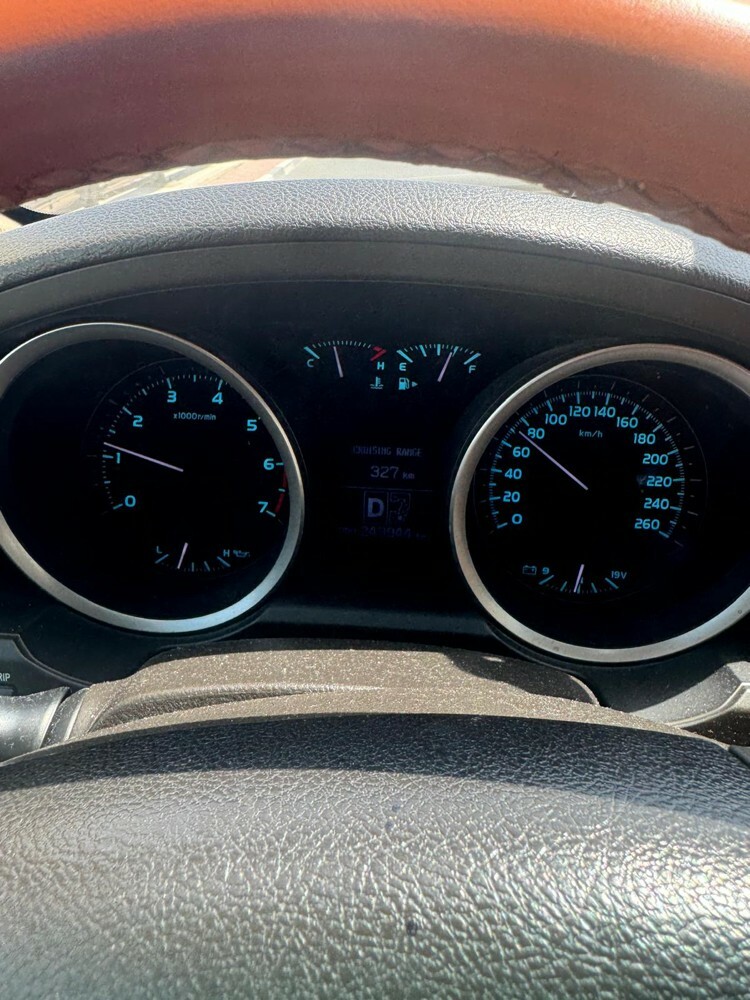 Land Cruiser 2011 v8 5.7 - 7