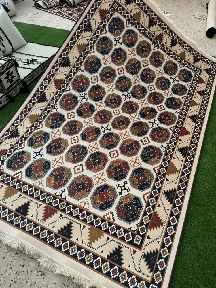 سجاد صوف معزول بشكلين مميزين - 2