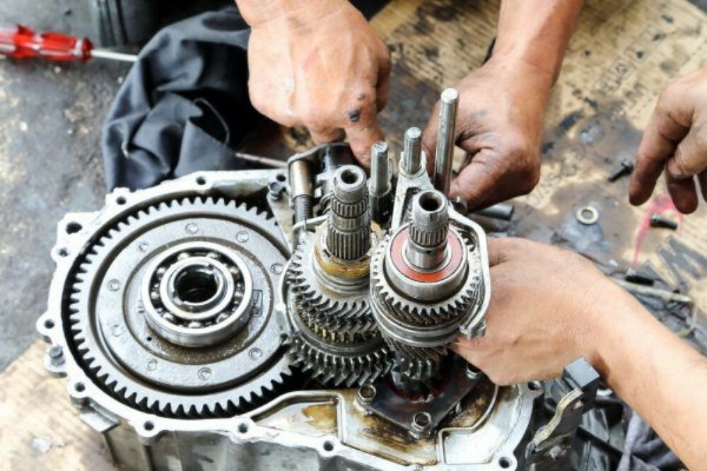 gearbox repair and servicing car - 5