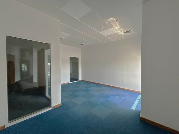 Ready to Move In Office Space - 17