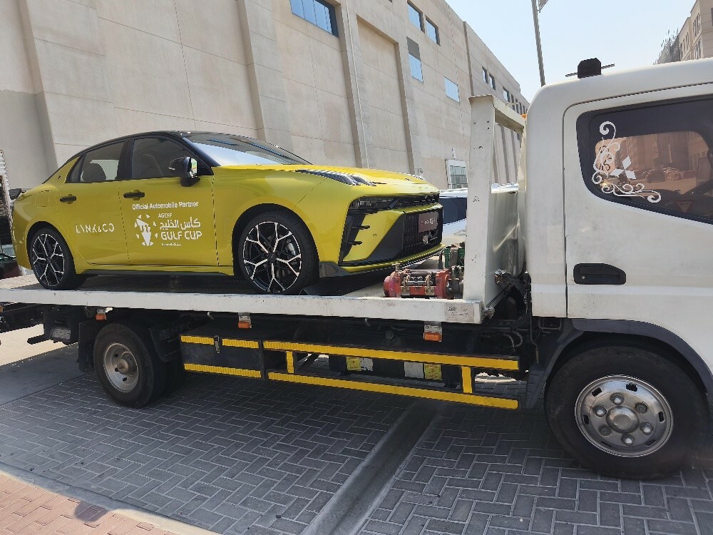 Flatbed truck - 2