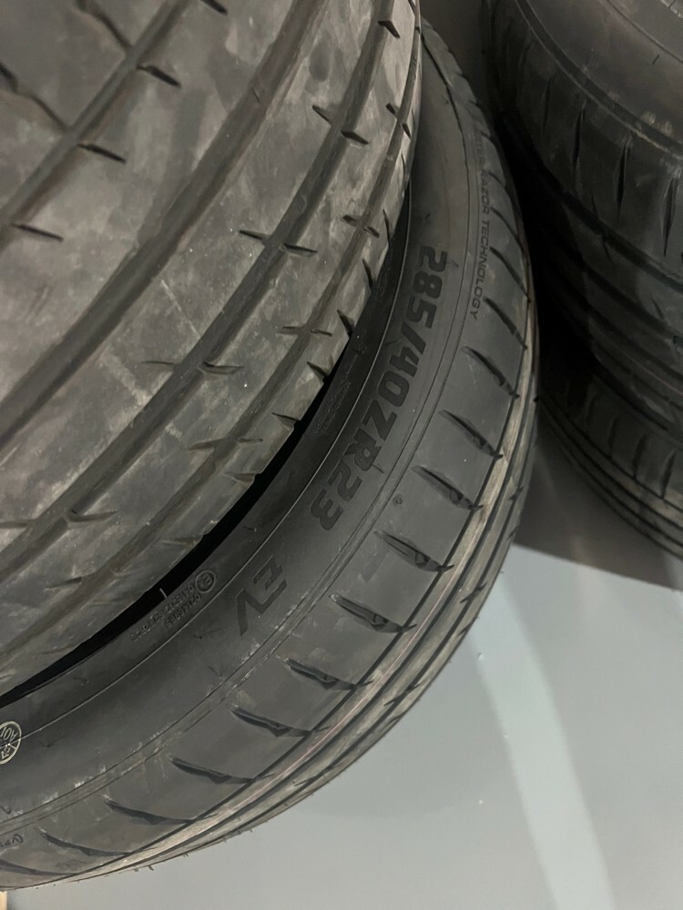 285/40/R23 - 7