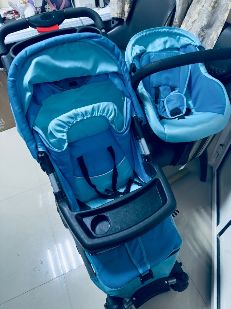 stroller with baby carring  - 1