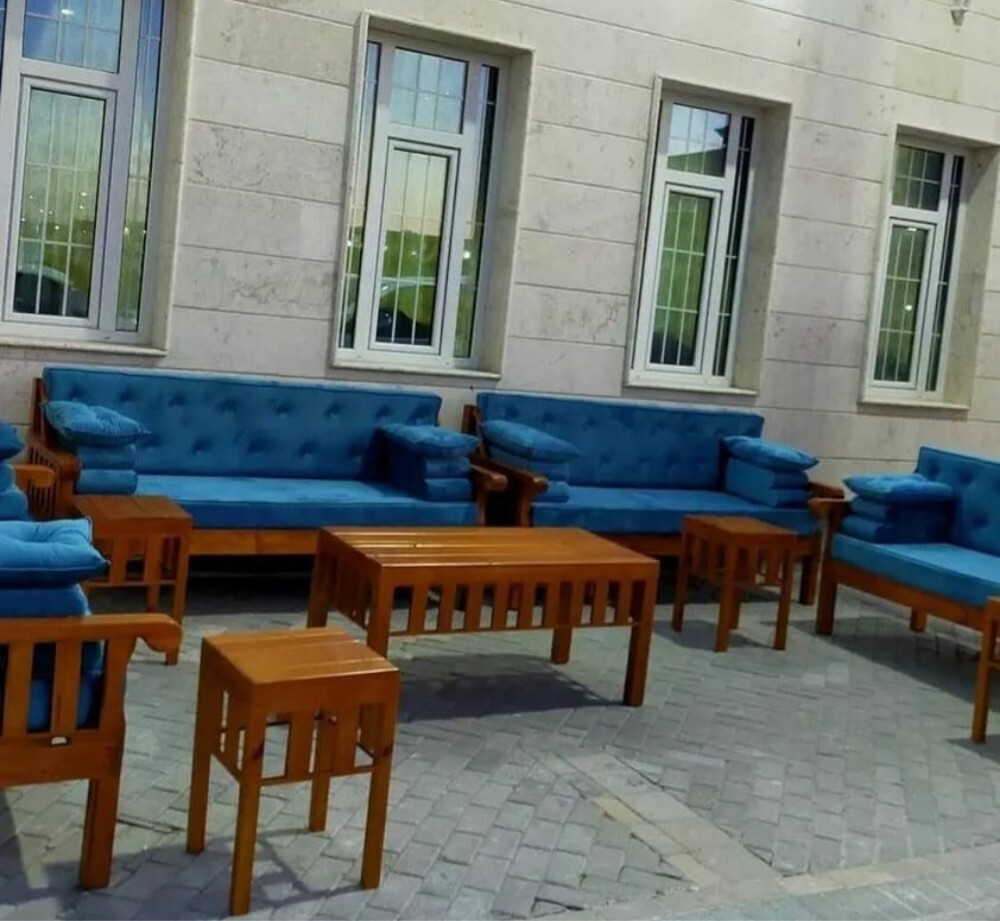 كراسي وطاولات خشبيه - 5
