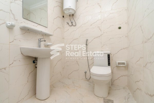 Building for Sale in Umm Lekhba - 12