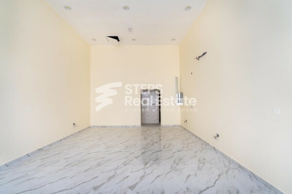 Building for Sale in Umm Lekhba - 6