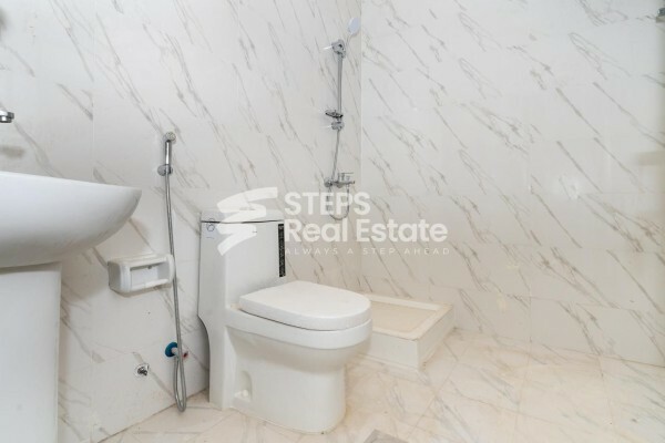 Building for Sale in Umm Lekhba - 9