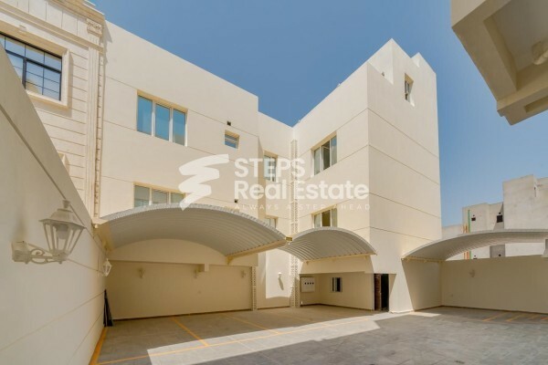 Building for Sale in Umm Lekhba - 17