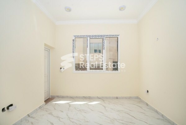 Building for Sale in Umm Lekhba - 16