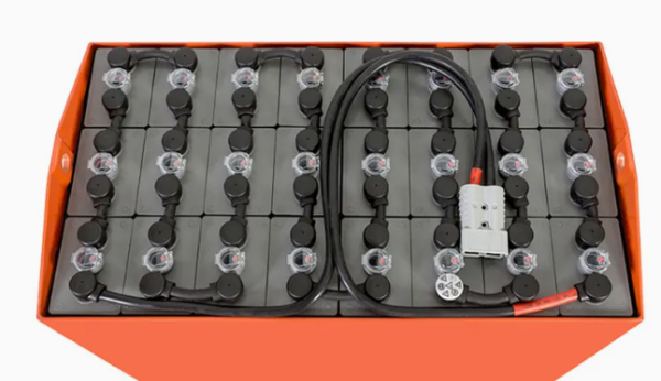 ELECTRIC FORKLIFT BATTERY - 4