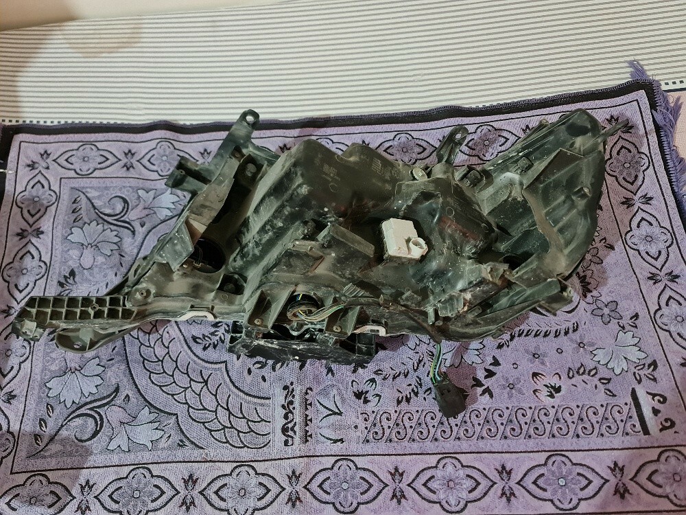 front right headlight land cruiser - 3