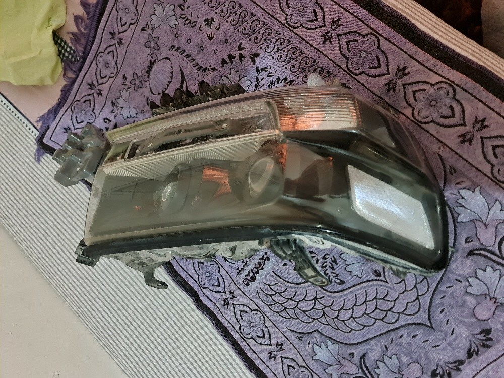 front right headlight land cruiser - 4