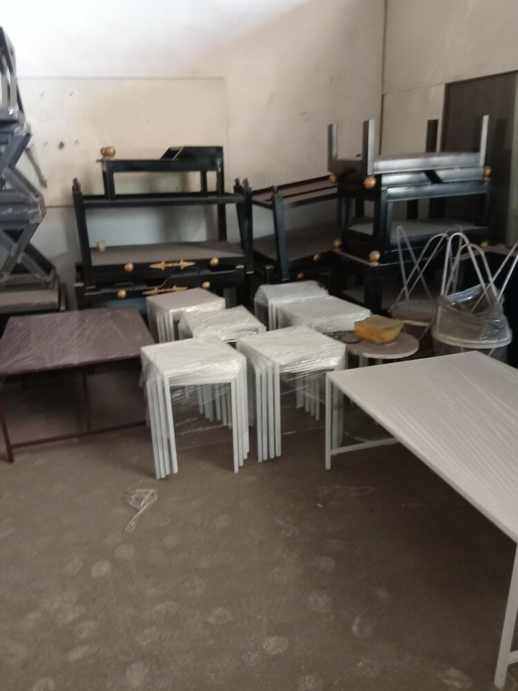 للبيع كراسي وطاولات بالصناعيه - 2