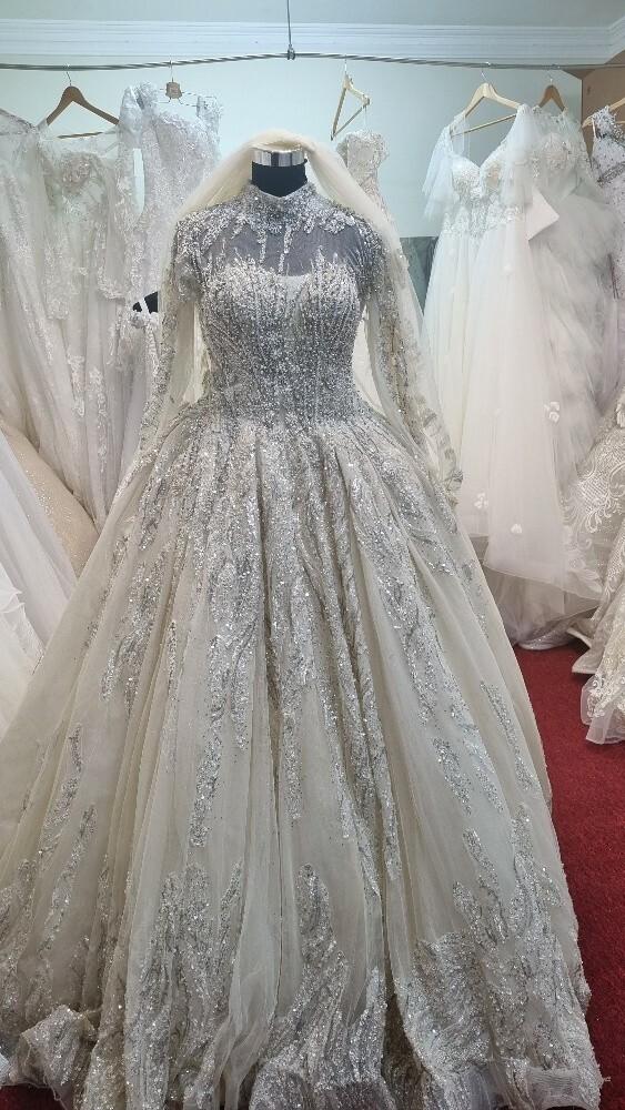 wedding dress for rent - 1