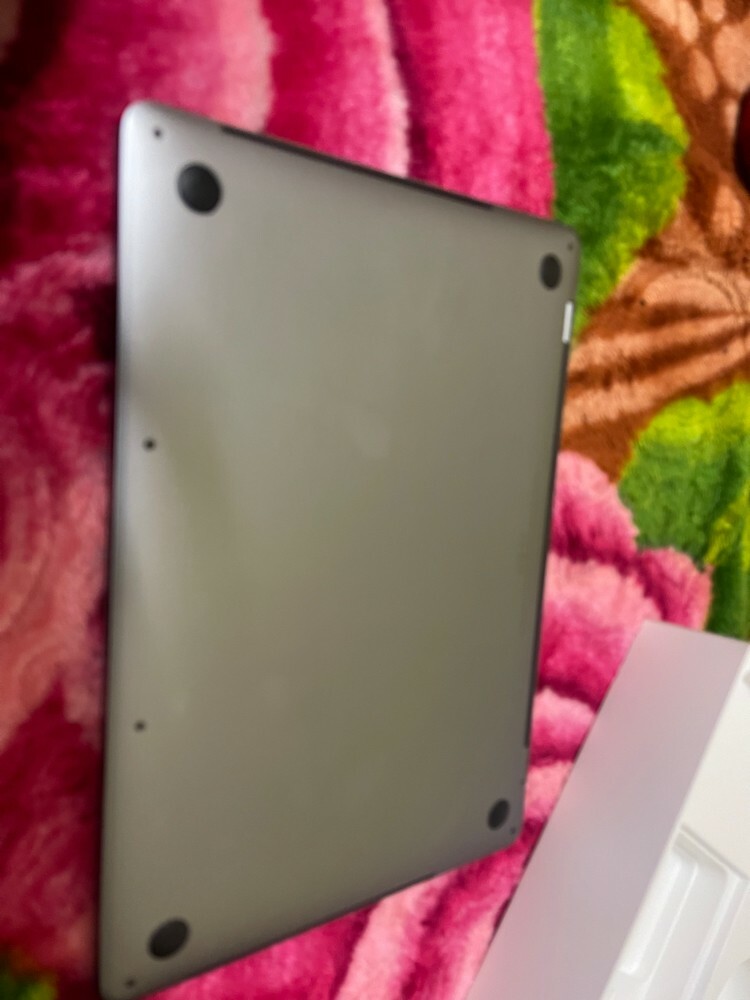 Apple MacBook Pro 2018 - 5