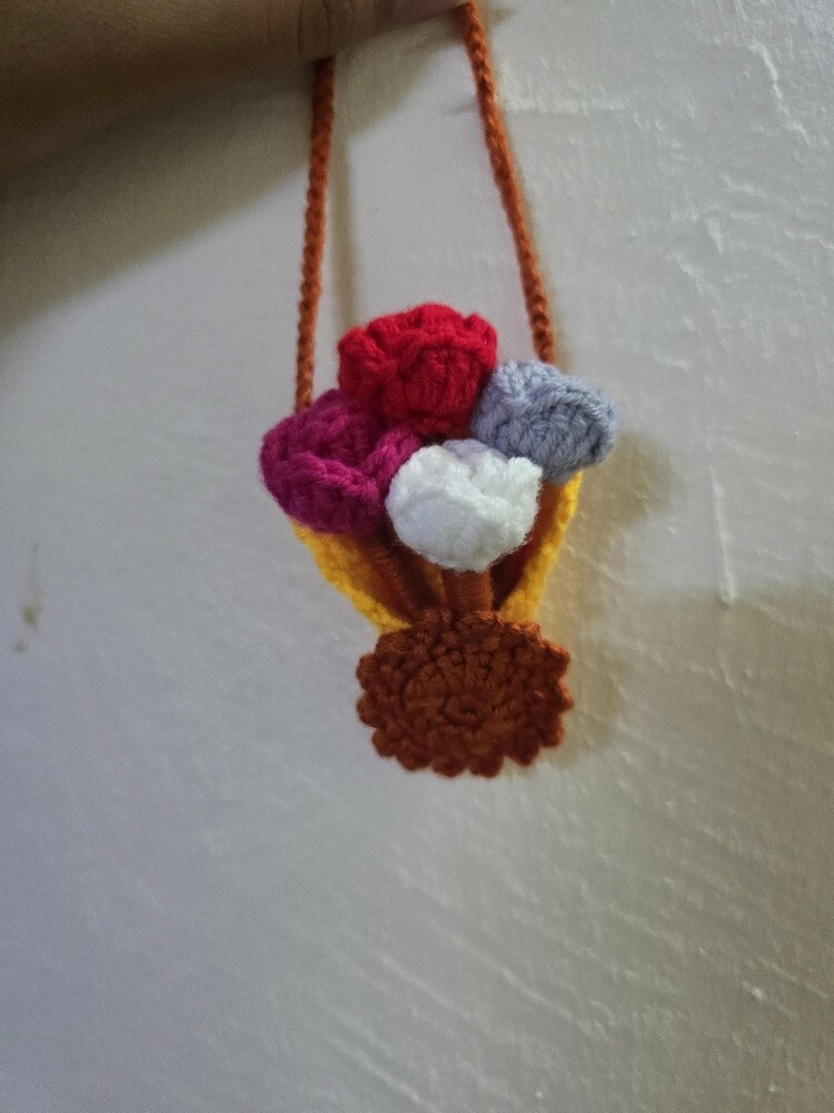 crochet mini bouquet keychain - 2