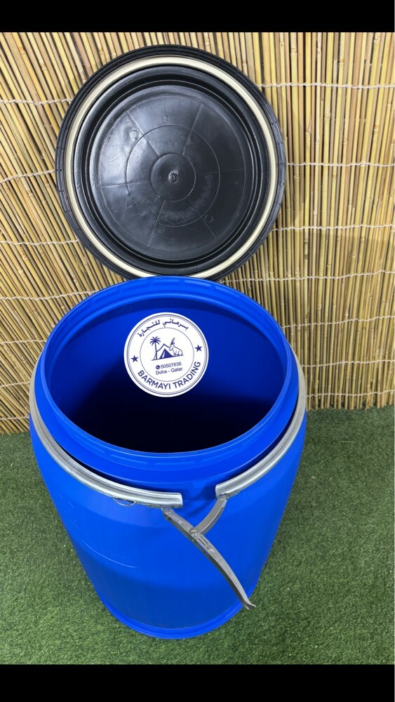 Shipping and storage drums. - 1