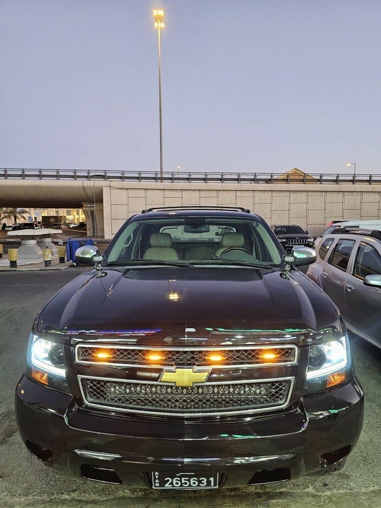 cheverlet avalanche 2013 — photo 1 for sale in Qatar