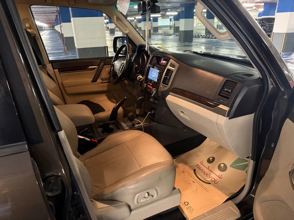 Pajero 2020 Gold edition — photo 9 for sale in Qatar