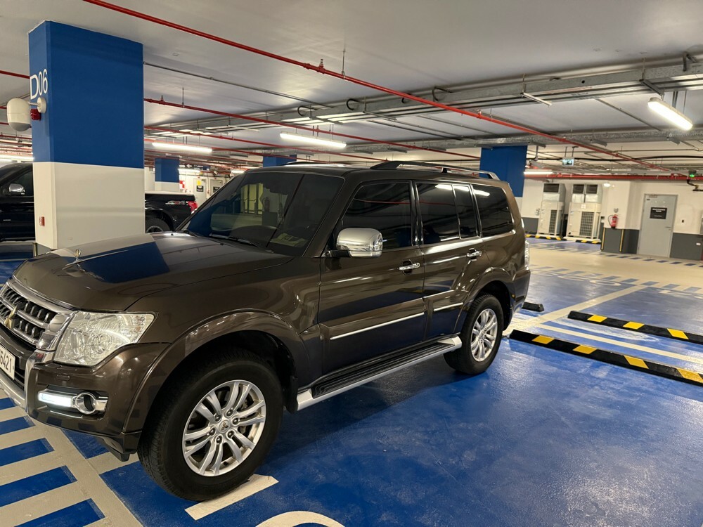 Pajero 2020 Gold edition — photo 1 for sale in Qatar
