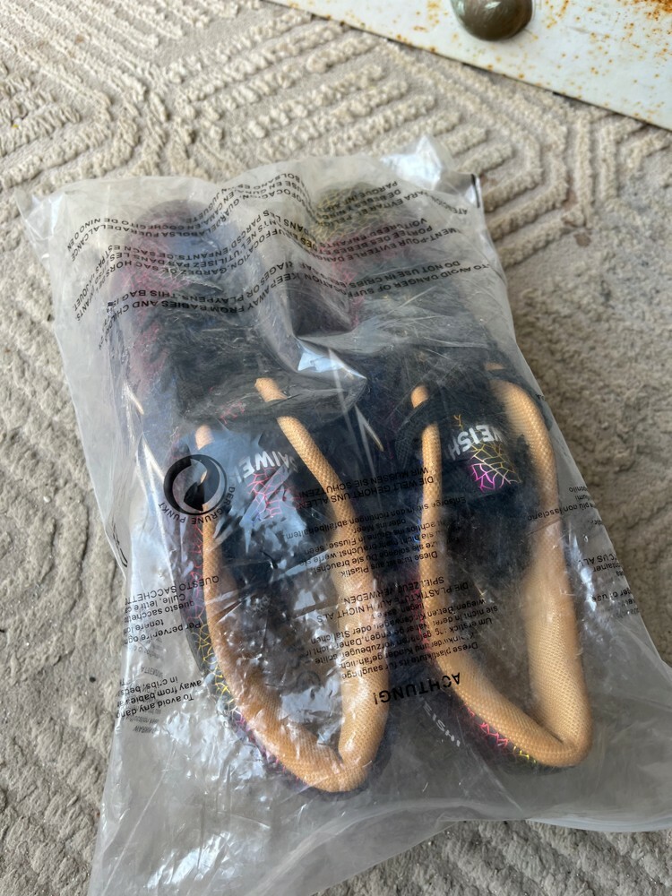 New brain shoes for soccer ball - 2