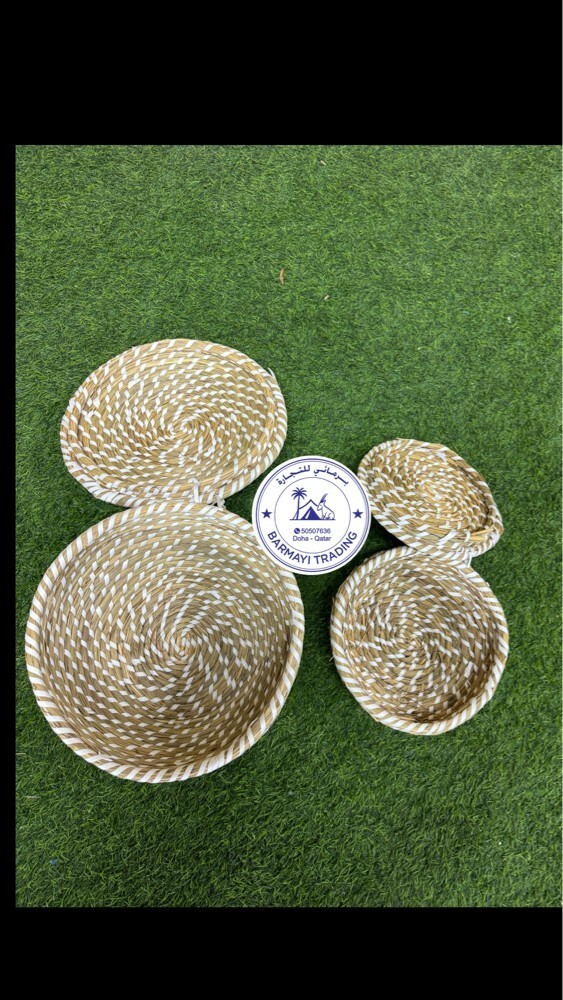 Palm leaf baskets and trays. - 6