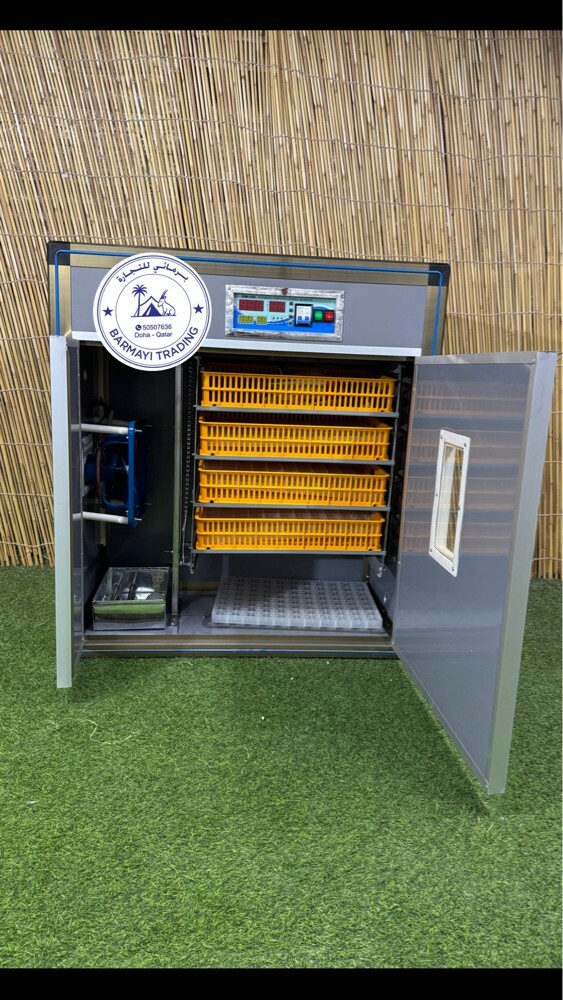 Large and small egg incubators - 1