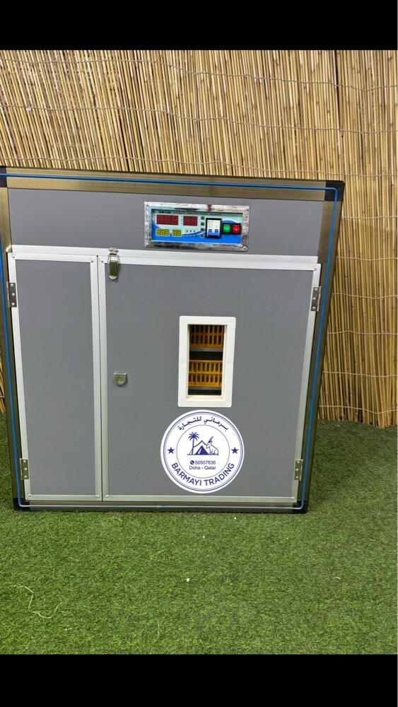 Large and small egg incubators - 5