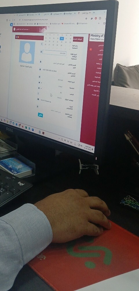 مطلوب محامي ذو خبرة - 1
