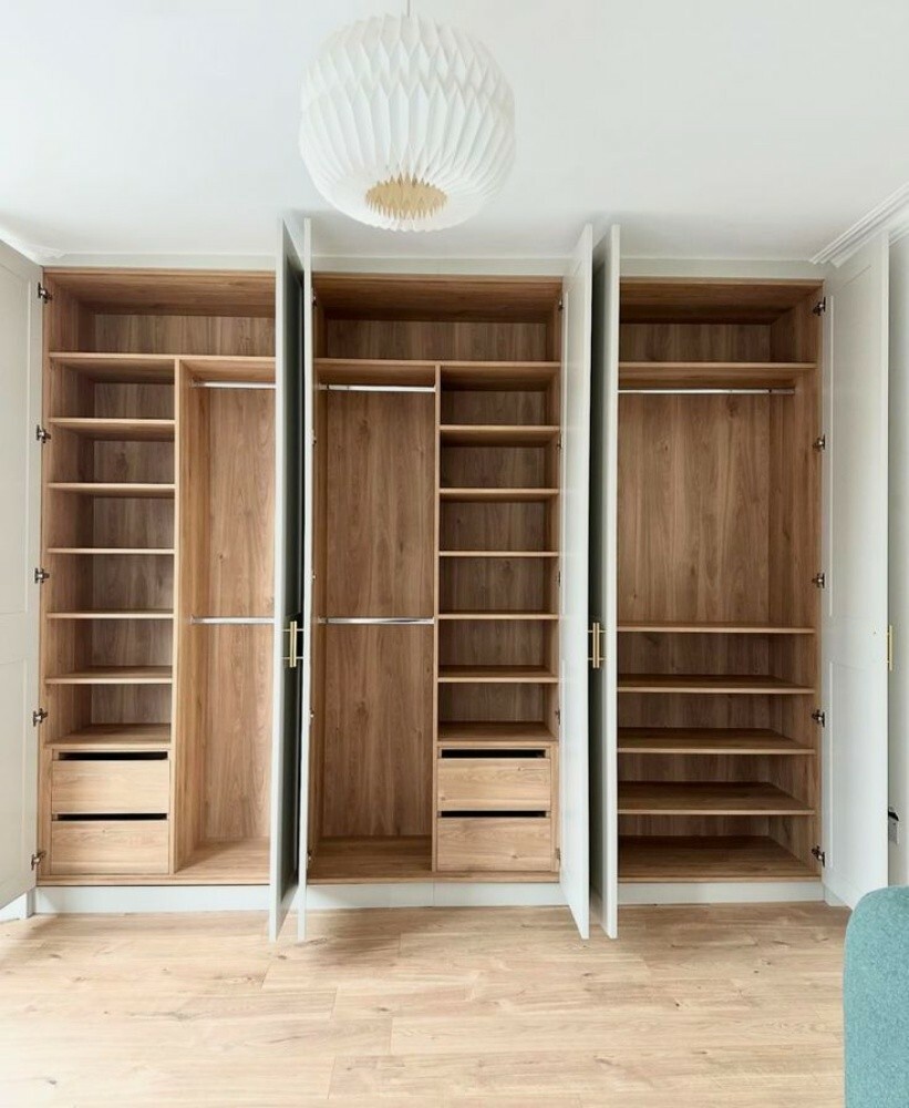 Cabinet and weardop. - 3