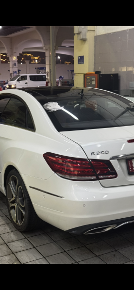 Mercedes-Benz E-Class E200 COUPE - 4