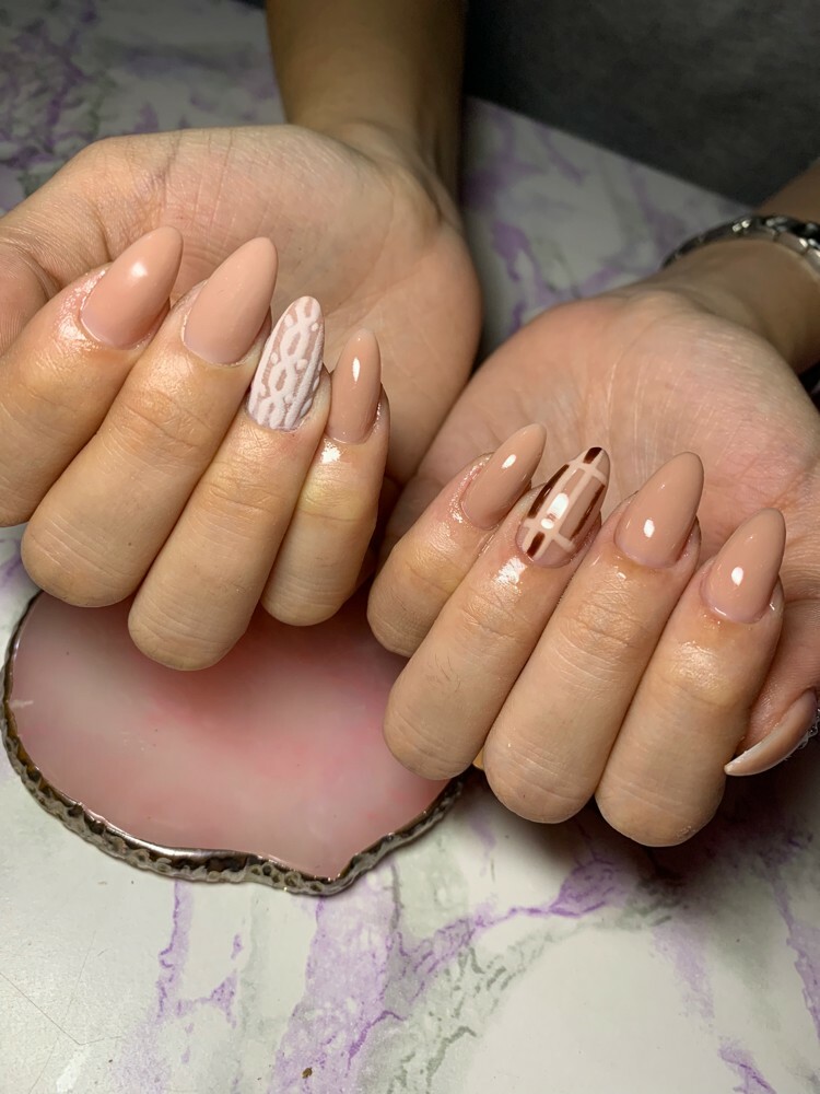 Nail technician and beauty  - 6
