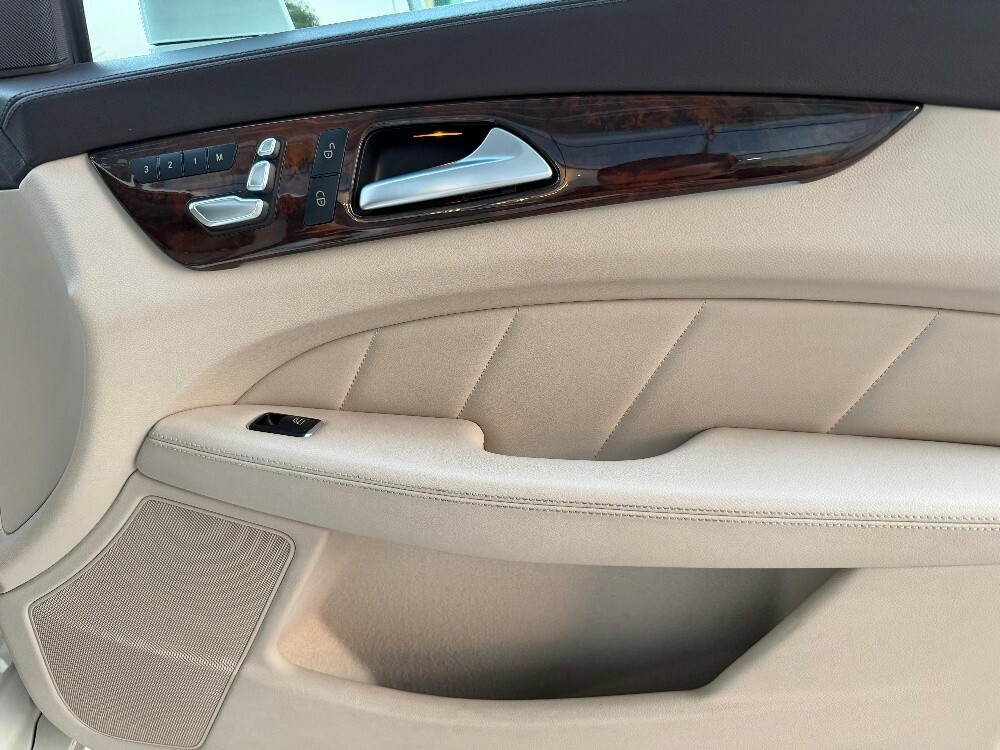 Mercedes CLS 400 2015 — photo 8 for sale in Qatar