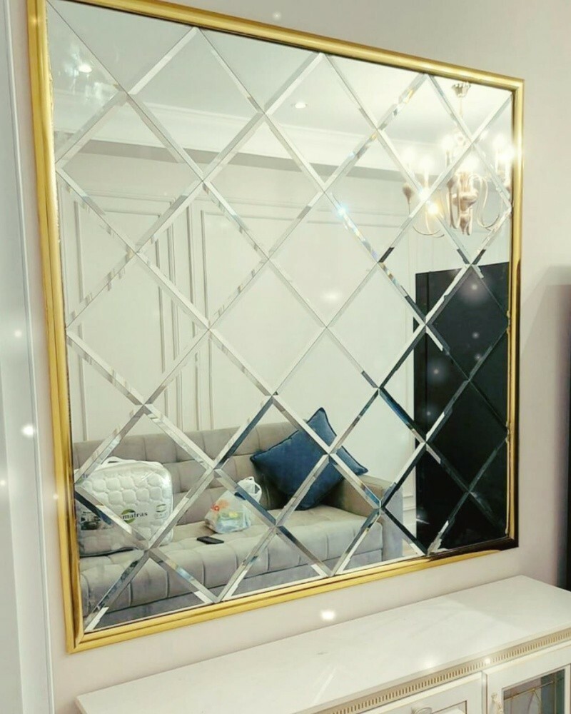 Diamond Glass and Mirror House - 2