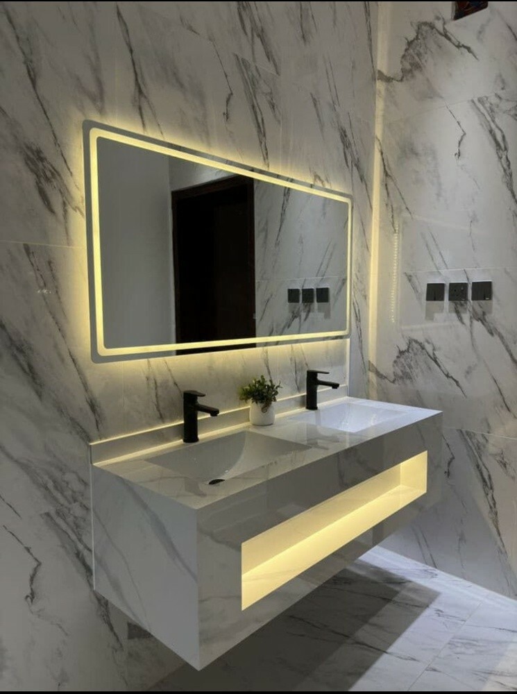 Diamond Glass and Mirror House - 15