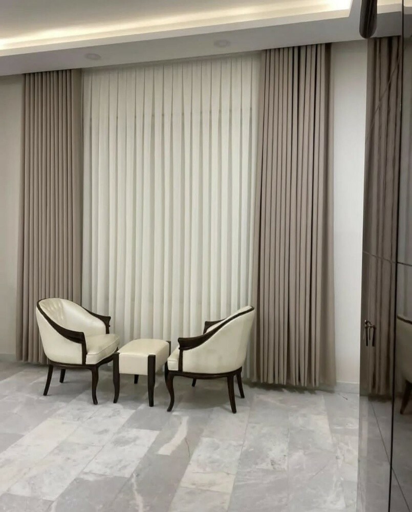 Curtain - 10