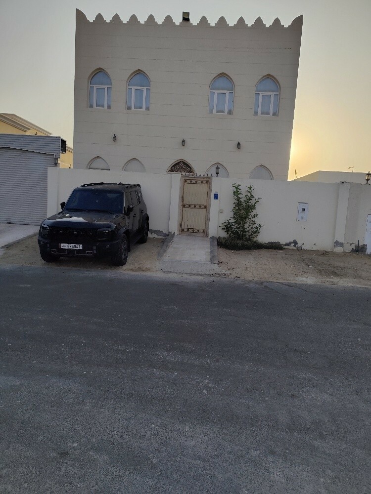 Service villa for sale in Umm Qar - 1