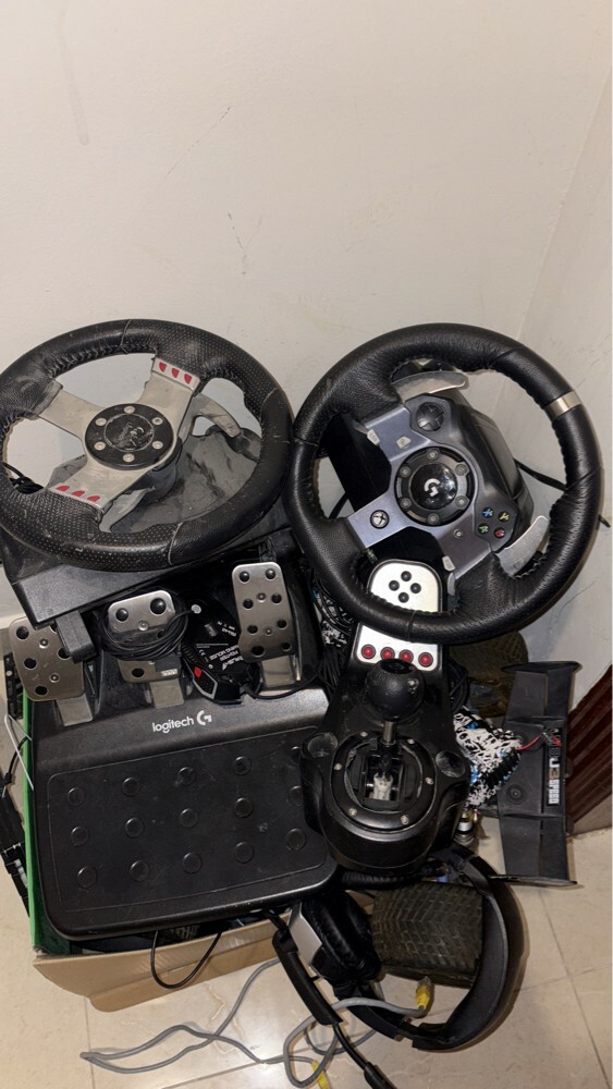 two steering wheels - 1