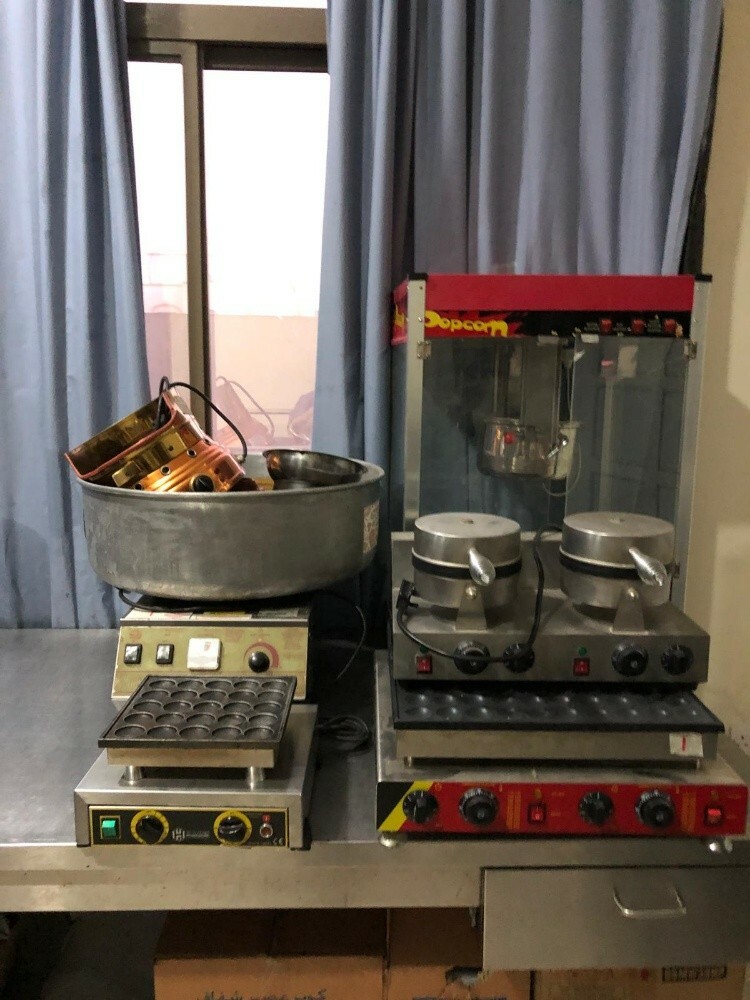 restourent eqweppements for sell - 12