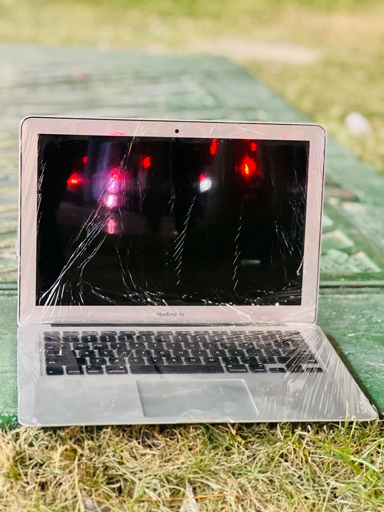 MacBook Air 2017 Storage 128GB - 4