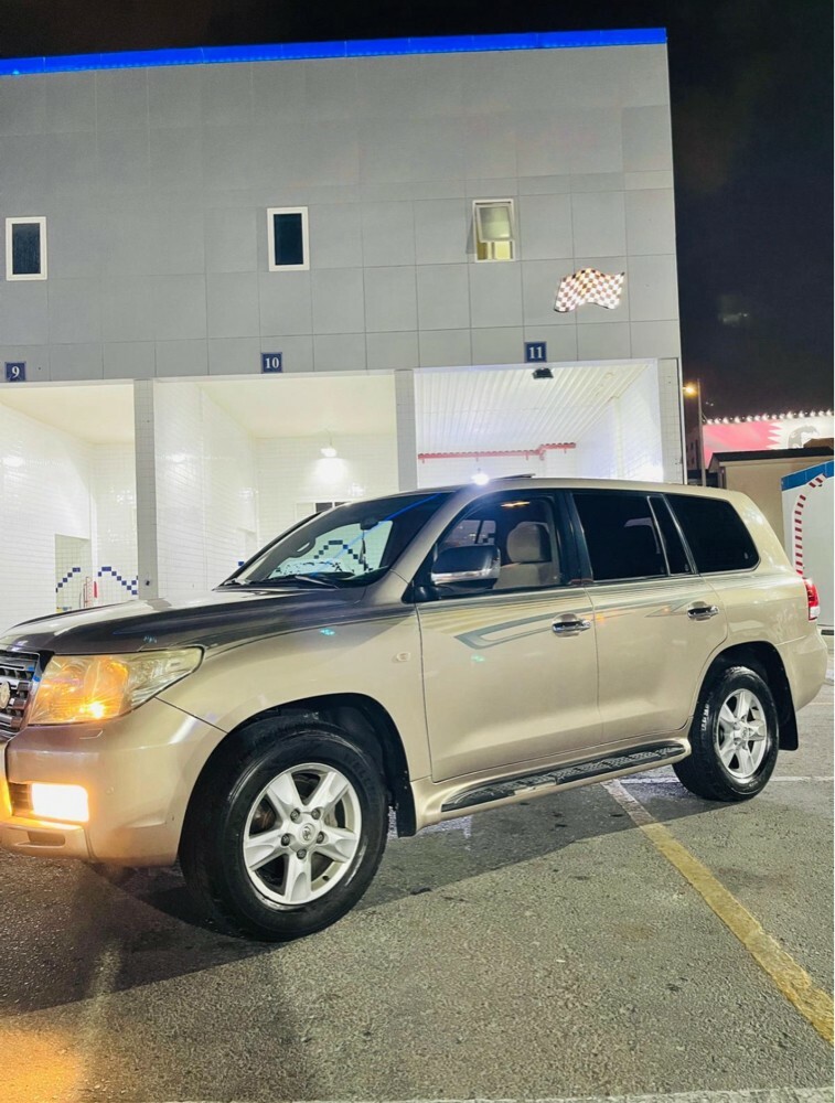 Land Cruiser VXR 2010  - 11