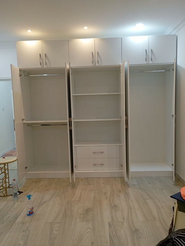We are making new screen sofa, Fi - 10