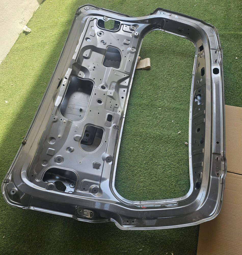 Nissan body parts  - 4
