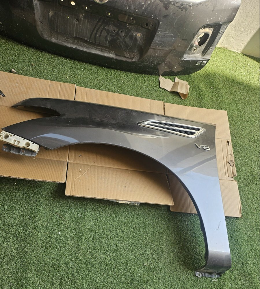 Nissan body parts  - 3