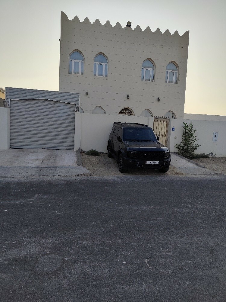 Service villa for sale in Umm Qar - 4