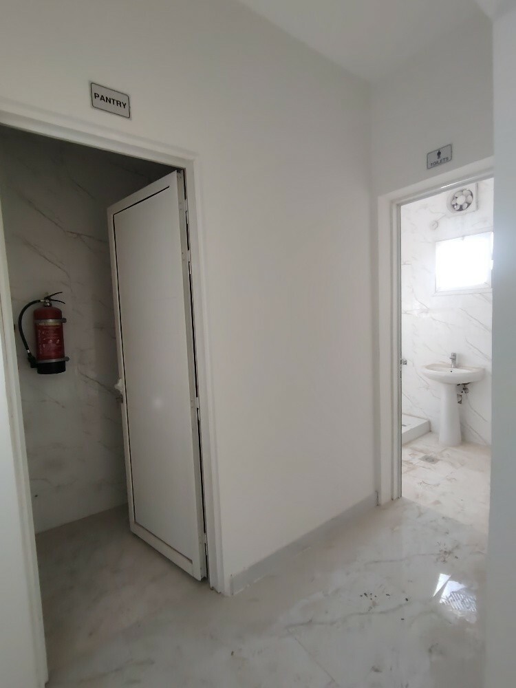 Store 200M,Kitchens,2Toilets - 7
